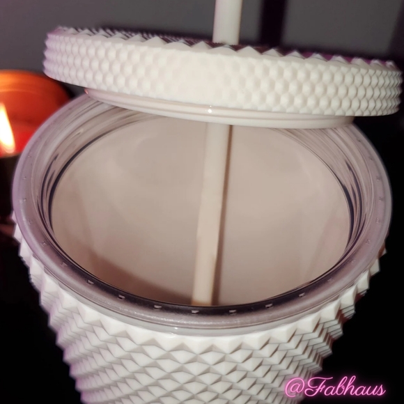 ☁️ Starbucks ☁️ Studded Matte White Venti Cold Tumbler - China Release 2022 - Picture 3 of 9